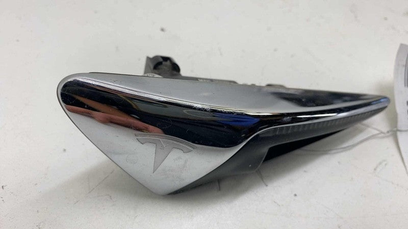 1125106-77-C ⭕ 2017-2023 Model 3 Front Left Repeater Turn Signal Fender Camera 1125106-77-C