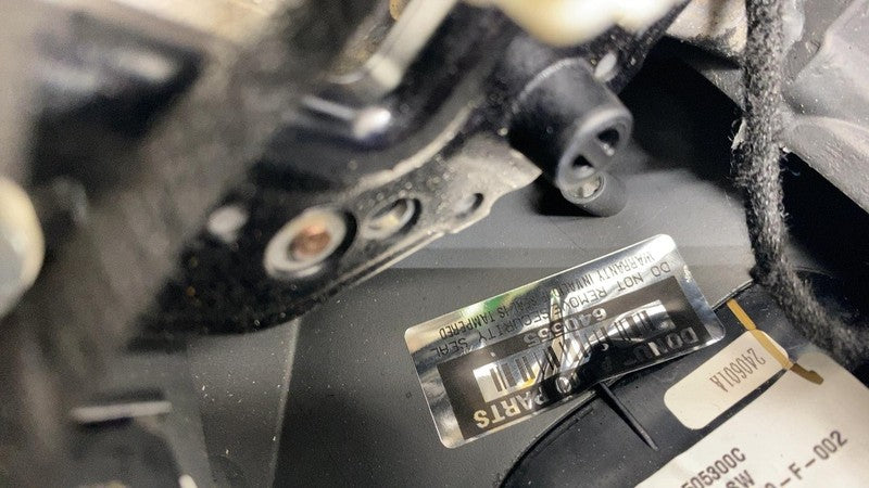 ⭕ 2025 Rivian R1S Front Steering Wheel Assembly Black Mountain C100015