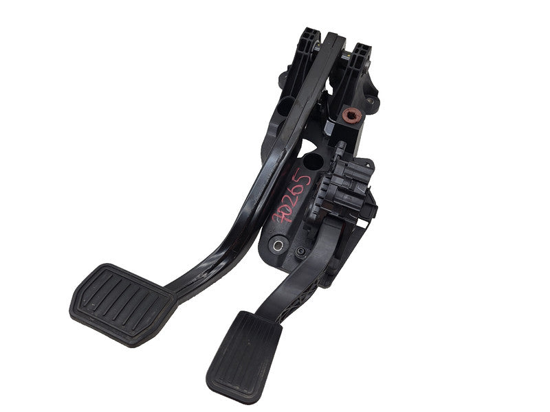 118869100A ⭕ 2020-2023 Tesla Model Y MY Accelerator & Brake Pedal Pad Assembly 1188691-00-A