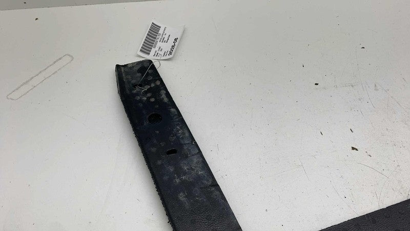 1684649-00-B ⭕24-25 Tesla Cybertruck Rear Right Bumper Bracket Foam Piece Center 1684649-00-B