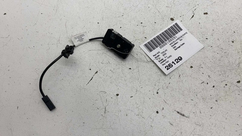 ⭕ 2021-2023 Tesla Model 3 Ground Side Noise Filter Antenna Assembly 15