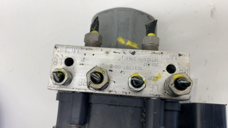 1037797 00 B 2012-2015 Tesla Model S Anti-Lock ABS Brake Pump Hydraulic Control Unit Module