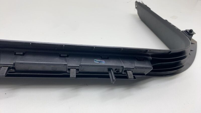 2011-2018 Porsche Cayenne Front Passenger Right Sill Scuff Step Plate Cover RH