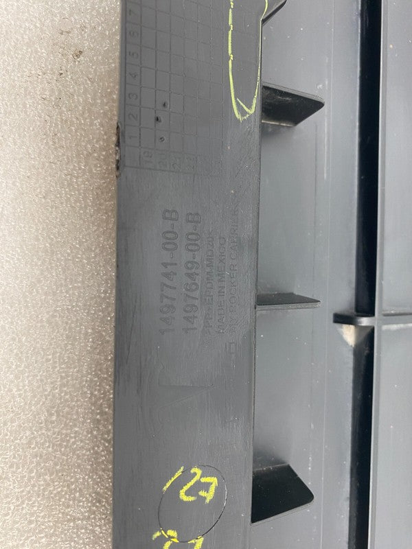 1497741 00 B ⭕20-23 Model Y Left Side Skirt Rocker Molding Panel Carrier Bracket 1497741-00-B