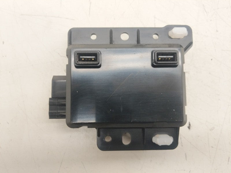 1093295 00 A ⭕ 17-20 Model 3 Front Center Console USB Hub Charger w/ Data Module 1093295-00-A