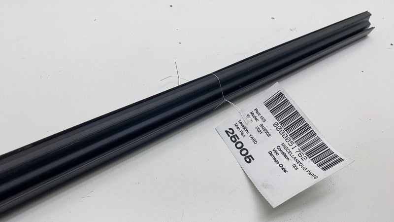 2018-2023 BMW 530e G30 Front Left Side Door Window Rubber Seal Belt St
