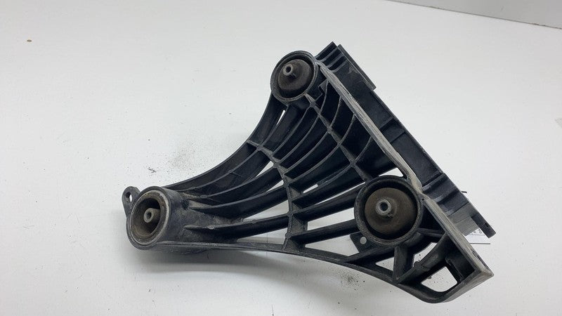 1667014 00 B 2017-2023 Tesla Model 3 Y Air Conditioning A/C Compressor Pump Mount Bracket OEM