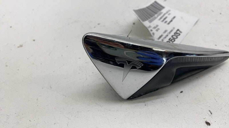 1125106-77-C ⭕ 2017-2023 Model 3 Front Left Repeater Turn Signal Fender Camera 1125106-77-C