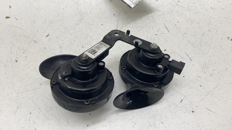 ⭕ 2017-2023 Tesla Model 3 M3 High + Low Pitch Tone Horn w/ Bracket 148