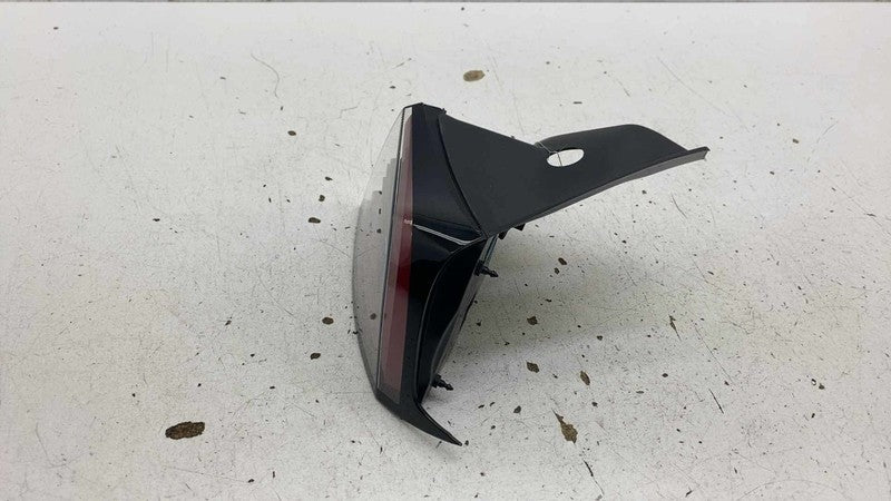 ⭕17-22 Tesla Model 3 Rear Right Outer Exterior Taillight Tail Lamp 3-P