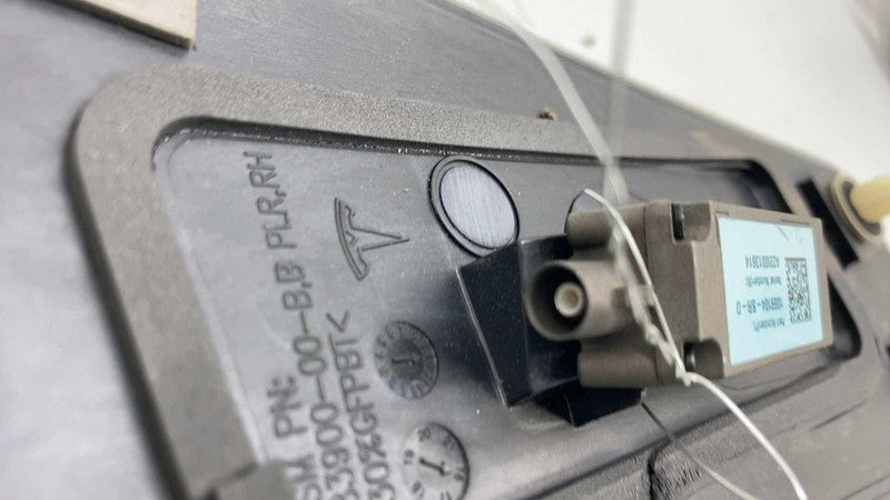 ⭕ 2016-2020 Tesla Model S Right B-Pillar Glass Applique & Camera RH 10