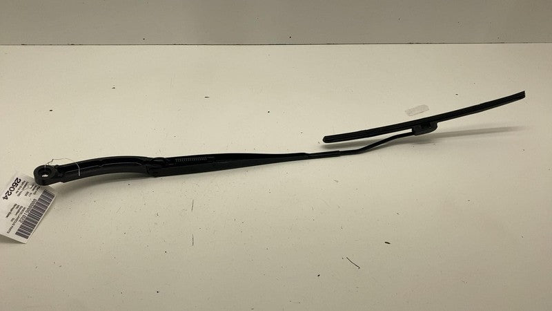 ⭕ 2022 2023 2024 Rivian R1T Front Passenger Right Windshield Wiper Arm