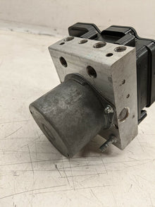 ⭕ 20-23 Tesla Model Y Anti-Lock Brake System ABS Pump Module Unit 1044745-00-B