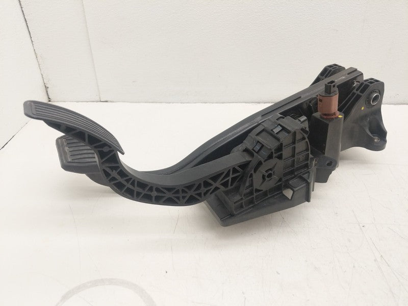 ⭕ 2020-2024 Tesla Model Y Accelerator and Brake Pedal Pad Assembly 118