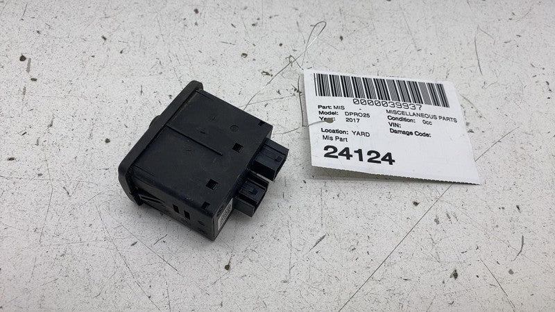⭕ 2014-2021 Ram ProMaster 2500 Media Hub USB Port Connector Terminal 6
