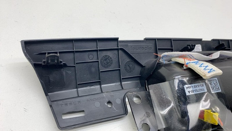 1077826 00 D 2017-2023 Tesla Model 3 Y Passenger Side Lower Knee Safety Airbag Module Right