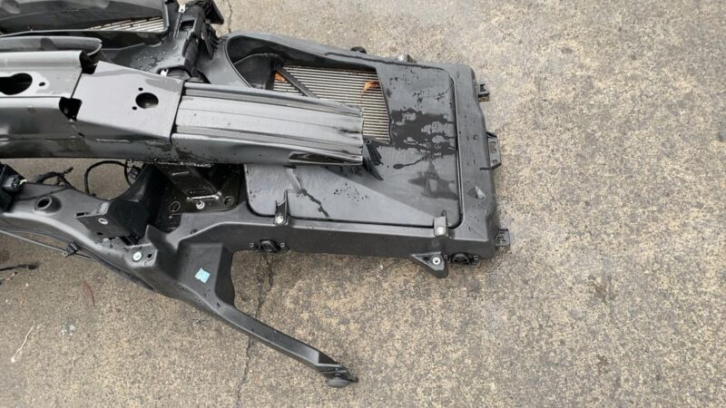 100537100B 2012-2015 Tesla Model S MS Radiator Carrier Core Support Condenser Reinforcement