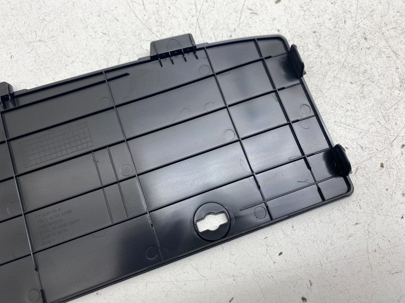 1713689 00 C ⭕ 2024-2026 Tesla Model 3 Rear Bumper Diffuser Trailer Hitch Cover 1713689-00-C