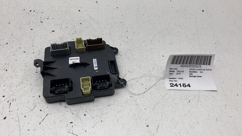 106205600B 2016-2020 Tesla Model X Rear Falcon Controller Door Control Module 1062056-00-B