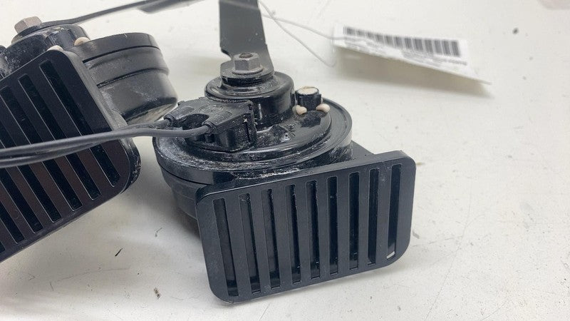 ⭕ 2025 Ram 1500 Pickup FIAMM High & Low Pitch Note Signal Horn w/ Brac