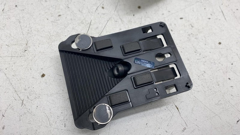 ⭕ 20-25 Chrysler Pacifica Front Windshield Lane Departure Keep Camera 