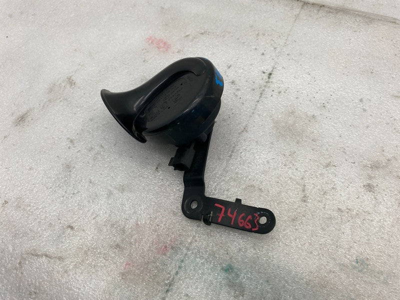 A050690 ⭕2012-2020 Tesla Model S Seger High Pitch Tone Horn 12V 510 Hertz w/ Bracket OEM