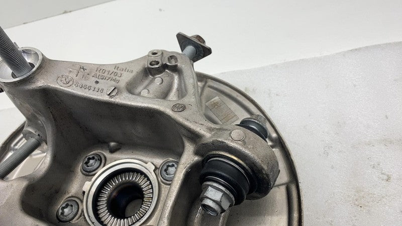6861802 04 2017-2023 BMW 530e Rear Right Spindle Knuckle Wheel Hub w/ ABS & Dust Shield RWD