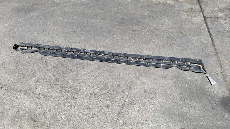 ⭕ 20-23 Model Y Right Skirt Rocker Molding Panel Carrier Bracket RH 14