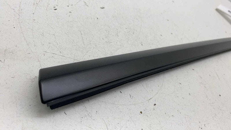 149571200D ⭕20-24 Model Y Front Passenger Door Window Outer Belt Seal Right RH 1495713-00-D