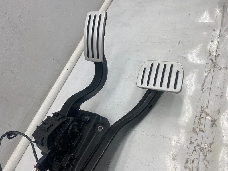 ⭕ 20-24 Tesla Model Y Performance Accelerator and Brake Pedal Pad 1188