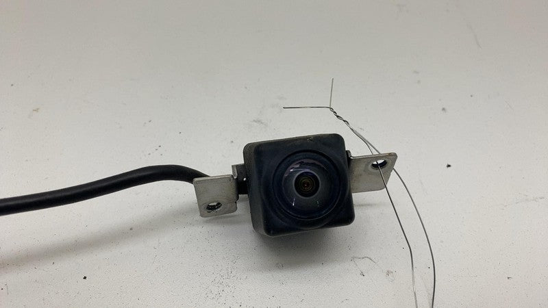 100677300D 2012 2013 2014 2015 Tesla Model S Rear View Backup Camera w/ Cable Wire Assembly