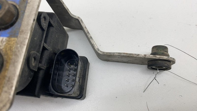 6006407 00 A 2012-2015 Tesla Model S Air Suspension Solenoid Compressor Pump Module Valve OEM