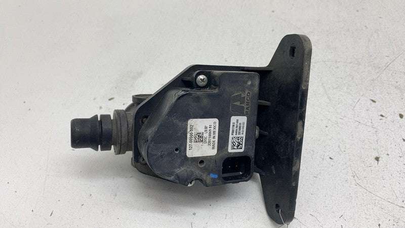 PT00017706D 2022-2024 Rivian R1T R1S HVAC A/C Heater Cooling Control 1-Way Valve & Bracket