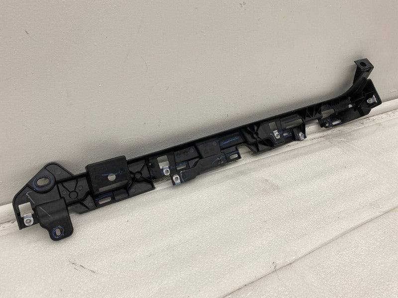 1073312 00 B ⭕ 16-20 Tesla Model X Rear Passenger Side Tailgate Mount Support Bracket Right