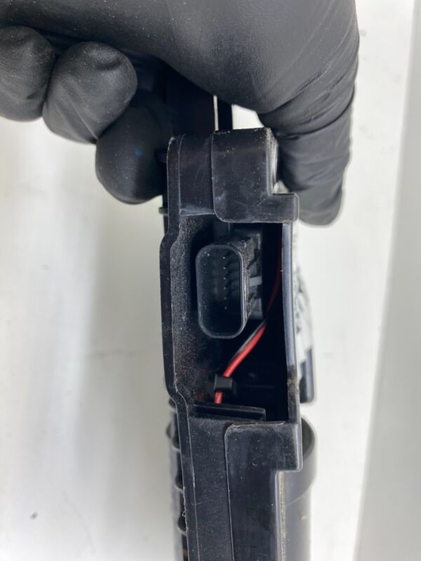 1009830 00 A 2021-2023 Tesla Model S MS Rear Passenger Side Exterior Door Handle Right RH OEM