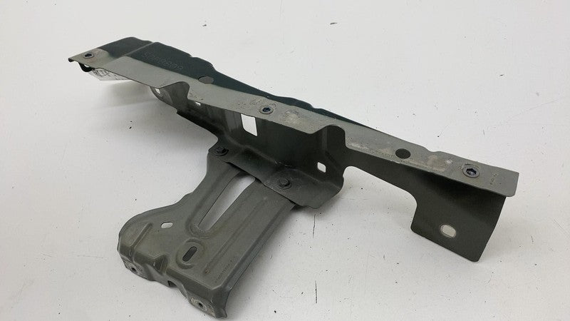 PT00015623 ⭕22-24 Rivian R1T Front Driver Side Fender Support Mount Bracket Left PT00015623