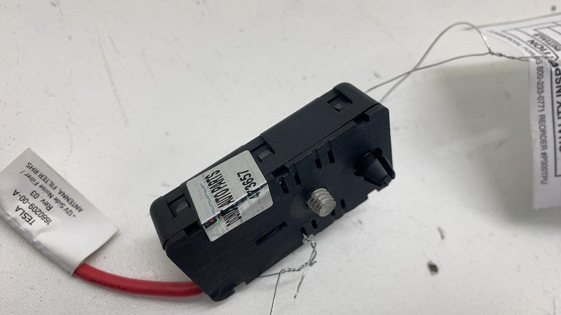 ⭕ 20-23 Model 3 Y Rear Right Radio Antenna Noise Filter Amplifier 1680