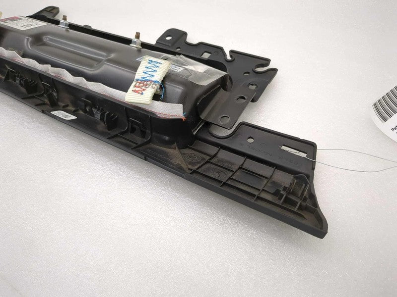 1077826-00-D ⭕ 2017-2023 Tesla Model 3 Y Right Lower Knee Safety Airbag Module 1077826-00-D