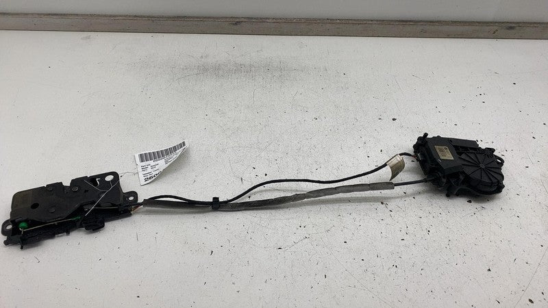 2019 BMW 530e G30 Rear Tailgate Trunk Lid Lock Latch Actuator Mechanis