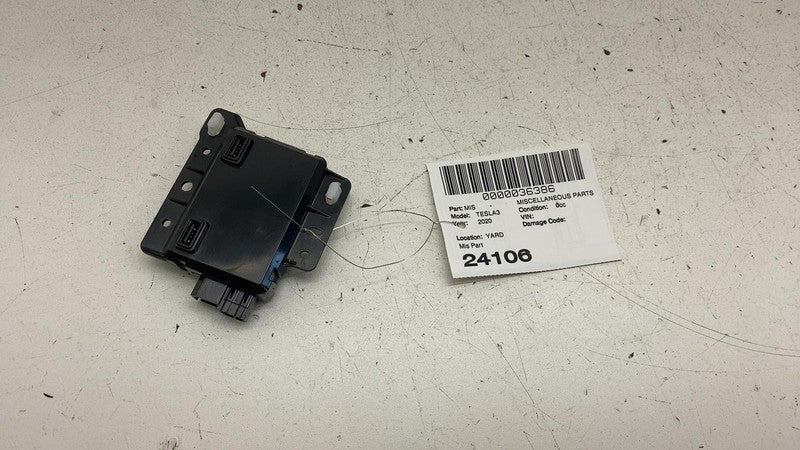 ⭕ 17-23 Model 3 Center Console Front USB Hub Charger Control Module 10