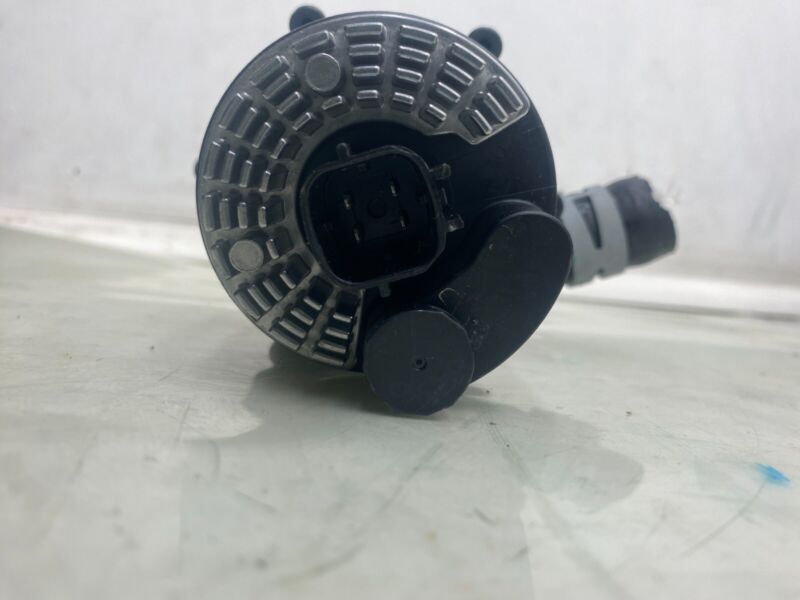 1067473-00-H 2012-2020 Tesla Model S MS Auxiliary Water Coolant Pump Assembly 1067473-00-H