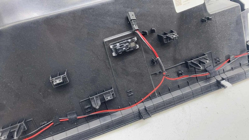 ⭕24-25 Model 3 Dash Instrument Panel Glove Box Storage w/ USB Drive 16