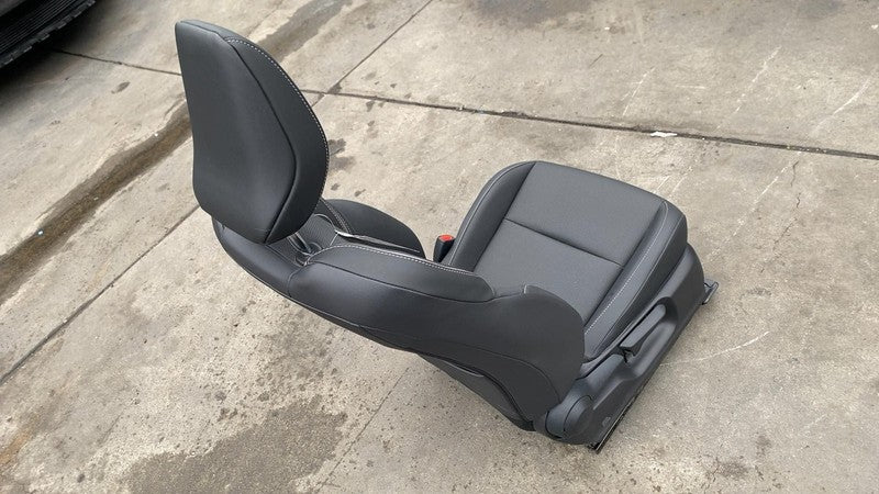 ⭕ 23-24 Toyota Prius Front Passenger Side 1st Row Seat Black Vinyl Sof