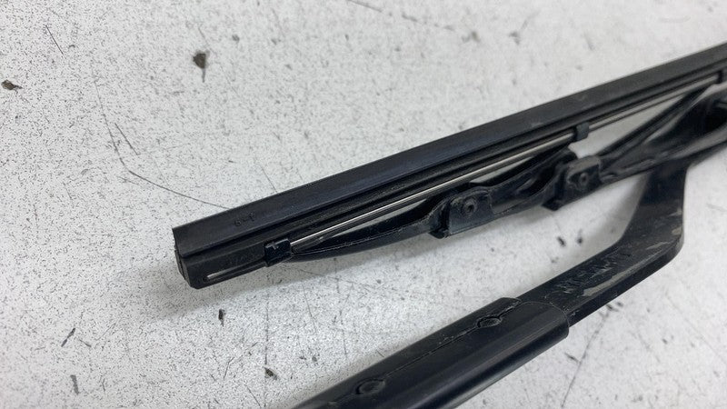 2022 2023 2024 Kia EV6 Passenger Side Windshield Wiper Arm & Blade Rig