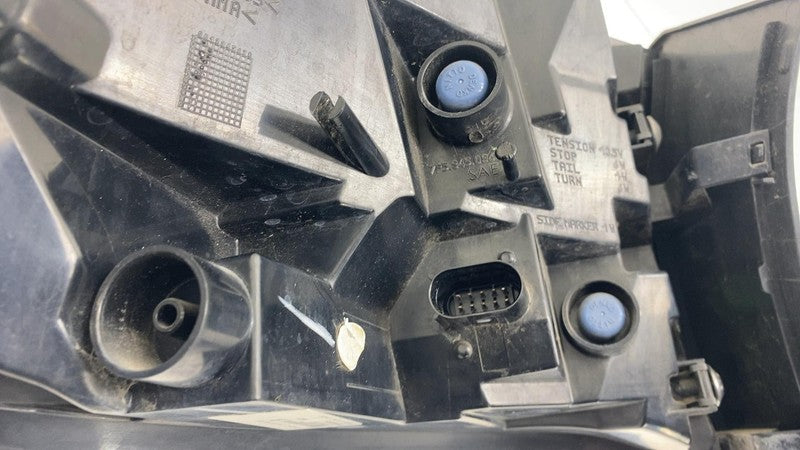 7P5 945 096 L 2011-2014 Porsche Cayenne Rear Passenger Outer Taillight LED Tail Lamp Right RH