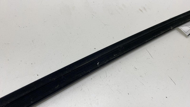 ⭕ 2020-2024 Tesla Model Y Rear Right Door Window Outer Belt Assy 14957