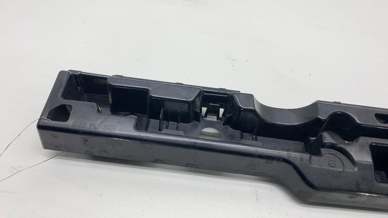 ⭕ 18-22 BMW 530e Right Center Skirt Rocker Molding Panel Support Mount