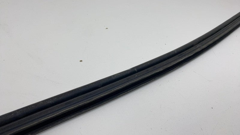 4M0.823.723 ⭕ 2019-2024 Porsche Cayenne Front Hood Bonnet Weatherstrip Rubber Seal 4M0823723