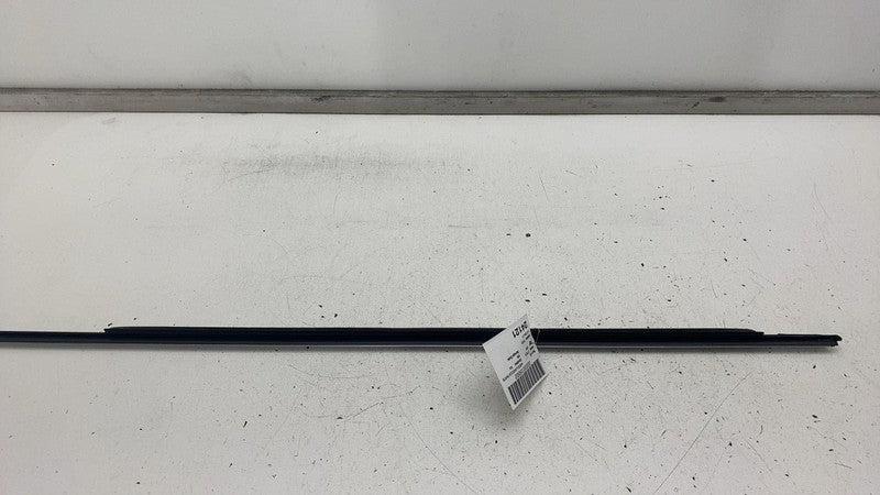 4KE 839 475 ⭕ 19-23 Audi E-Tron Quattro Rear Left Side Door Window Belt Moulding 4KE839475