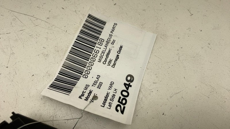 ⭕ 17-23 Tesla Model 3 Rear Left Taillight Tail Lamp Mount Bracket 1083